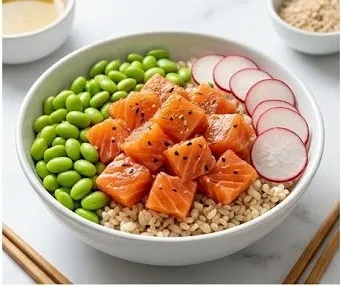 Poke Bowl au Saumon, Edamame et Radis